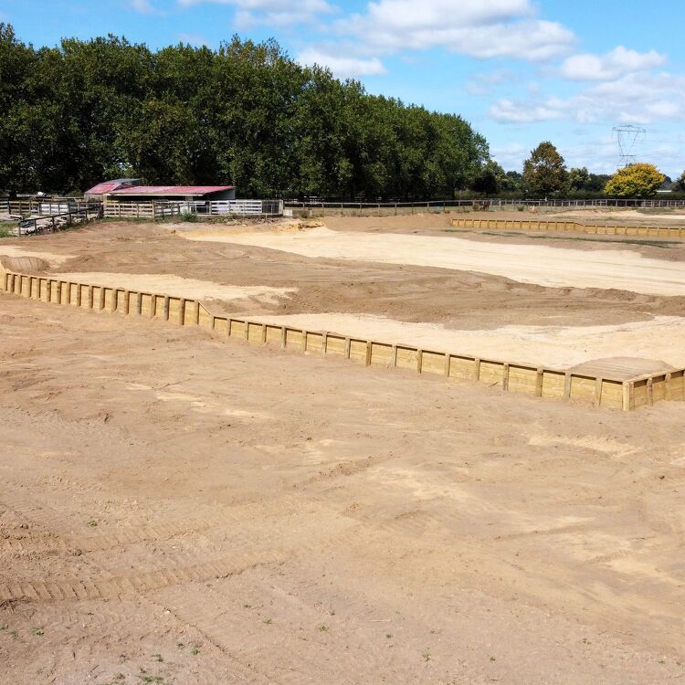 Fully Fenced Retaining Wall Gallery