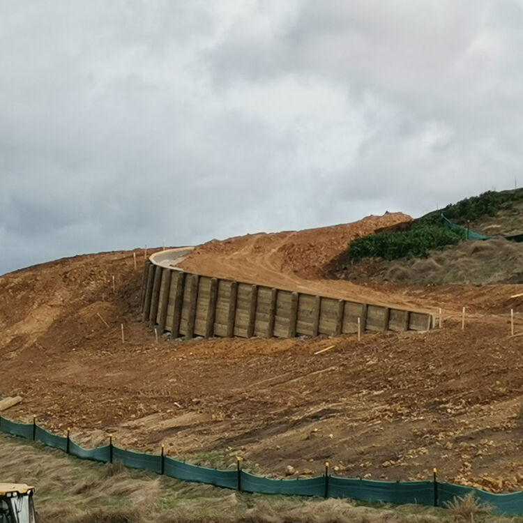 Fully Fenced Retaining Wall Gallery